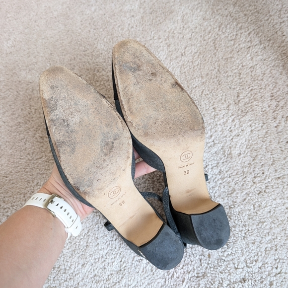 Chanel Interlocking CC Logo Nubuck Grey/Black Slingback Pumps, Size 39 - Picture 4 of 10